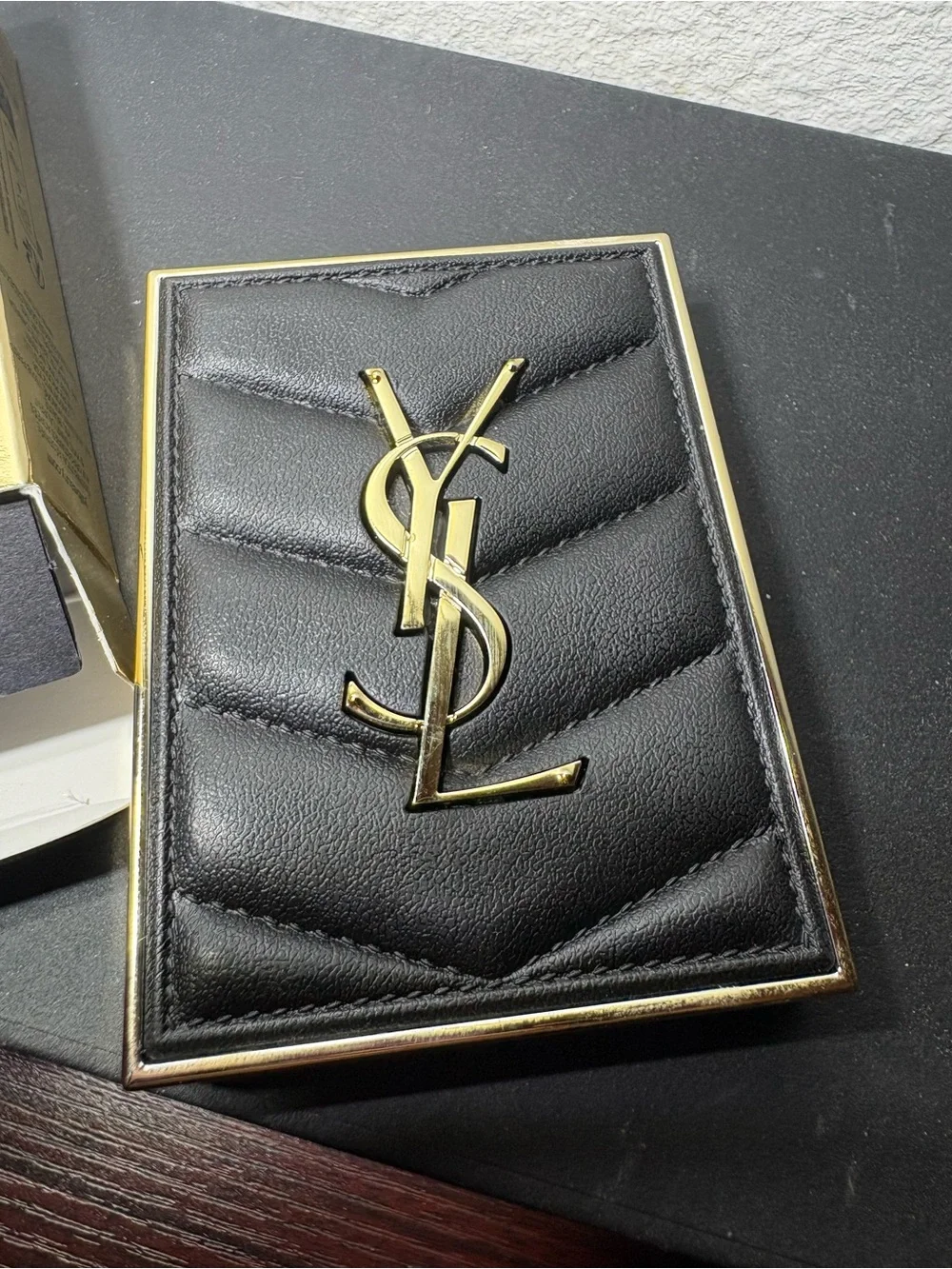 Yves Saint Laurent 700 - Over Noir